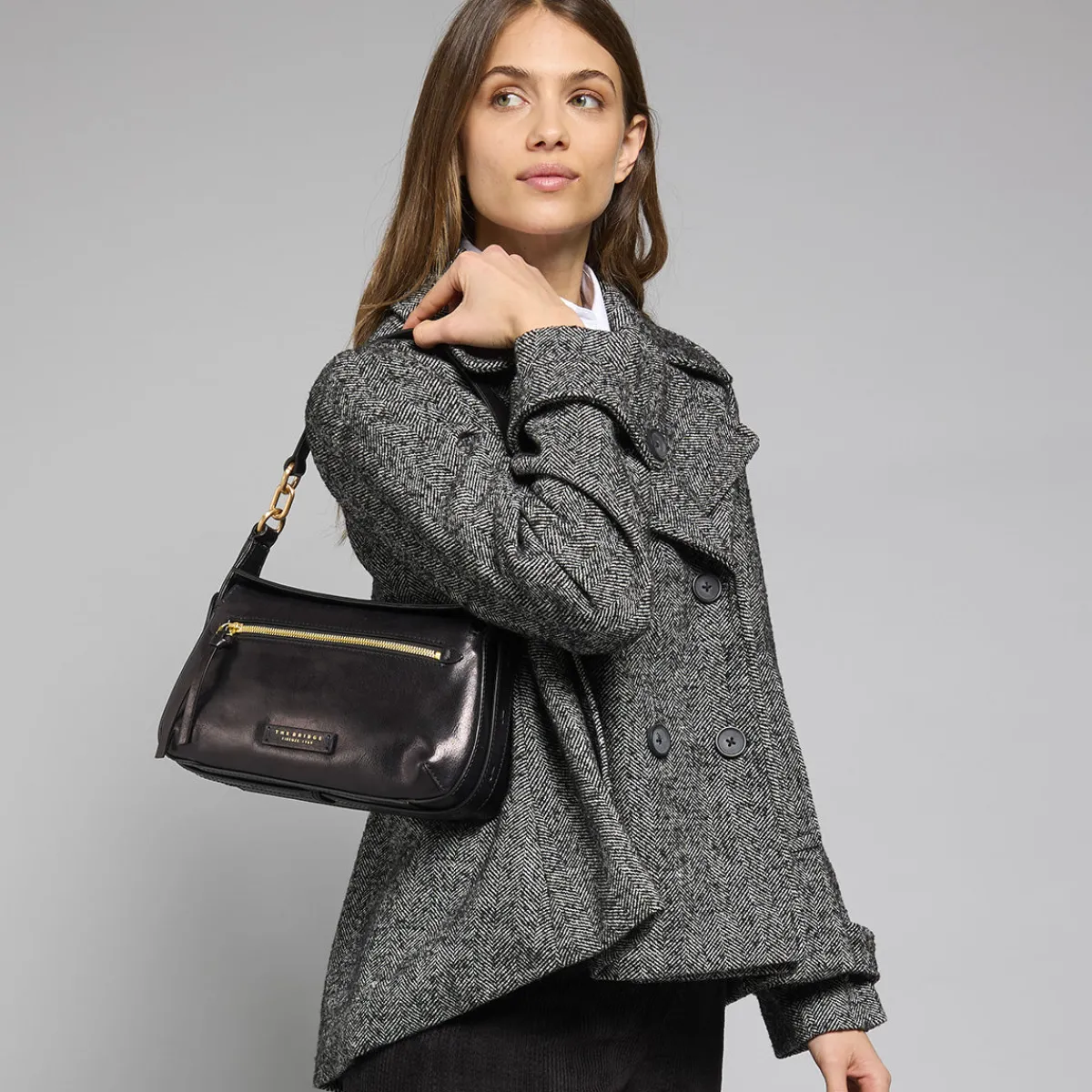 Borsa a tracolla in pelle con chiusura e zip frontale-The Bridge Discount